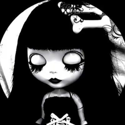 “…𝔞𝔫𝔡 𝔰𝔥𝔢 𝔠𝔞𝔫 𝔨𝔦𝔰𝔰 𝔞 𝔪𝔞𝔫 𝔬𝔯 𝔰𝔩𝔦𝔱 𝔥𝔦𝔰 𝔱𝔥𝔯𝔬𝔞𝔱.