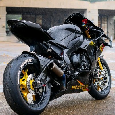 KiriaAlex01's profile picture. 