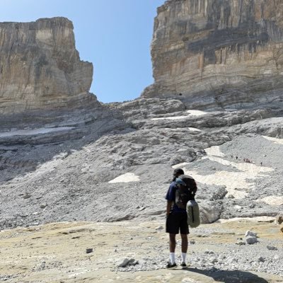 lorsque les gens s’élèvent au dessus des circonstances de leur vie et se servent de leurs problèmes pour s’obliger à se surpasser, ils accèdent à la grandeur.NM
