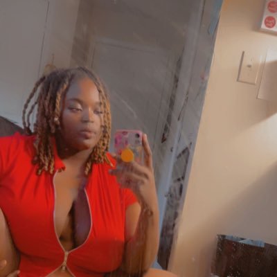 Mental Health Advocate • Acquired Taste • 420 friendly 🌬️• Authenticity✨ Mystic Goddess 🔮📿🧝🏿♀️👁️• @Boogiebehigh 💍 The Blueprint they hate yet copy 💋