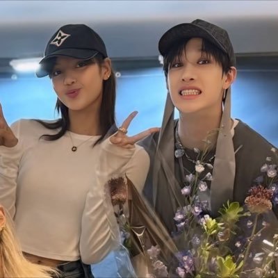 Bruxotriz's profile picture. I'm trying to kiss your lips for real | BLINK, STAY & EVOL | @CearaSC 🖤