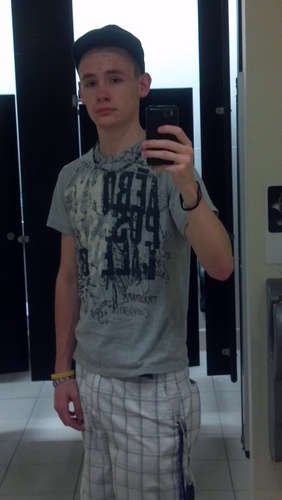 JMontmar's profile picture. 23 Bi 6ft 148lbs. Love having fun and making new friends. :)