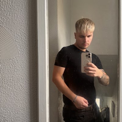 🇬🇧 | sometimes 18+ | DM me for socials | mdni | insta - liamrobertjames9