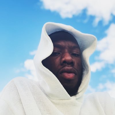 ruevzn's profile picture. Time traveler. Protector of the Future. 𓂀 ☥