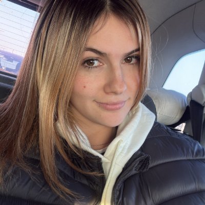 DerinNeriman's profile picture. romanticizing my own drama🦋 main: @eviecutiepie