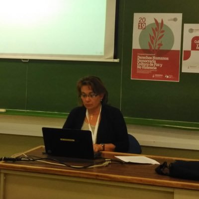 Profesora titular de la UCV-Centro de Investigaciones P... Leo, pienso, escribo. Madre de dos, esposa y católica…