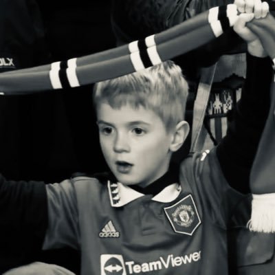 MUf8__'s profile picture. أقوى من الشدة .. أهدأ من السكون #MUFC #HFC