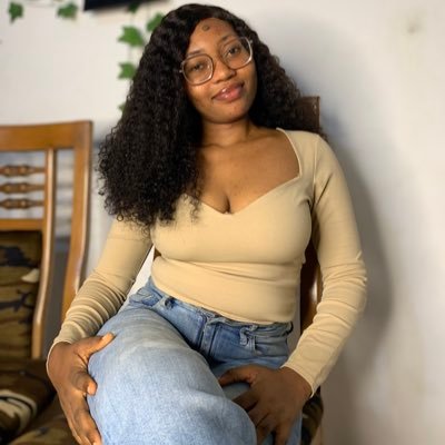 Wilma_05's profile picture. Forehead birthmark| Student of Law| Tennis 🎾