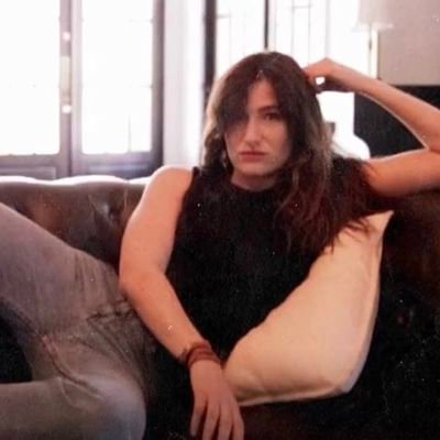 alieaxxx's profile picture. agathario on top.
