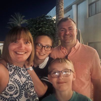 riaparker's profile picture. 