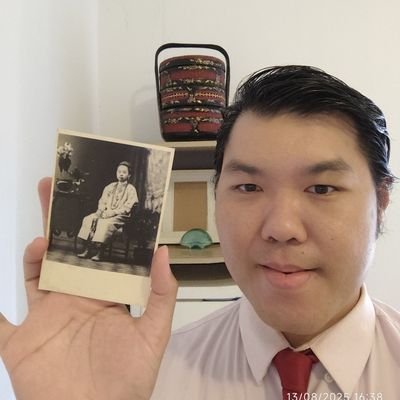 30/7/90 🦁.🇲🇾. Anti-Capitalist Queen's Chinese
Exasperated Peranakan in the brutal Capitalist Dictatorship of Kuala Lumpur.
Don't tread on my Ah Ma's Kebaya.