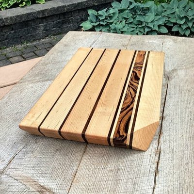 Je vous partage mon quotidien d'ébéniste, mes créations et autres trucs en bois. Fait au Québec.
Ma galerie: https://t.co/DS8Tyf8a6n