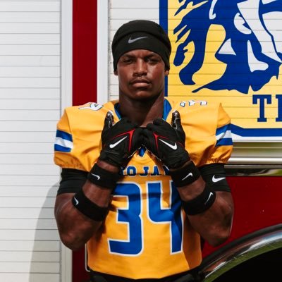 Derek Taylor|C/O 2027|GMHS|🏈 |6’3 210| EDGE | instagram: @iamderek4x|📲919-889-6167 Email:taylorderek923@gmail.com
