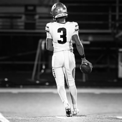 C/O 28 | 5'9 163| WR DB | Hobart highschool | email terryearvin456@gmail.com Cell 219-350-4965