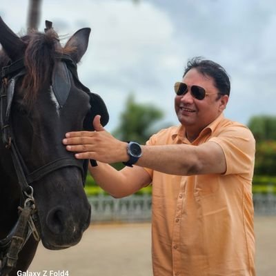 जीवन पुष्प चढ़ा चरणों में, माँगे मातृभूमि से यह वर
तेरा वैभव अमर रहे माँ, हम दिन चार रहें ना रहें।
... ट्वीट में विचार होते है जो मेरे निजी है, न्यूज में फैक्ट