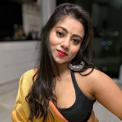 केसे हो आप सब लोग 👨❤️💋👨💏
मेंरा नाम सलोनी रोय हे 🌸
34साल की हु ❣️