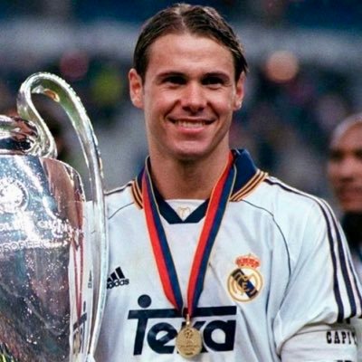 Cuenta NO oficial. Futbolista íntegro y exjugador del @realmadrid. Procedente de @aaajoficial y @afaseleccion 5️⃣👑
