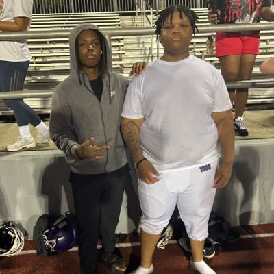 2027 |DL/NG |6’1 |365 | GPA 2.6| 386-405-5133 Gainesville high school
