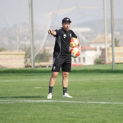 Granada CF
UEFA GK A-RFEF
UEFA B-CEDIFA
En continua formacion y aprendizaje....LaBuenaSuerte🍀