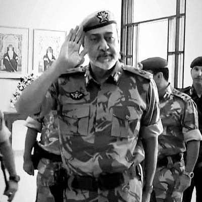 🎖نعيش السلم و فينا طرب للحرب و محزمنا ولو ما نلبسه متروس ⚖️
