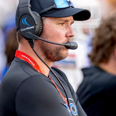 Defensive Coordinator @FolsomBulldogFB 360coach @modernfb Analytics // CIF Champs 💍 💍. KS ✈️ CA