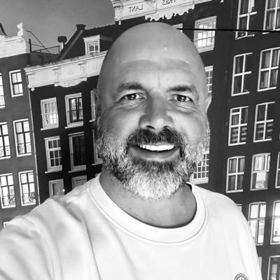 Reist ver, drinkt wijn 🍷, denkt na, lacht hard, duikt diep en komt terug... #Spinvis 🚹