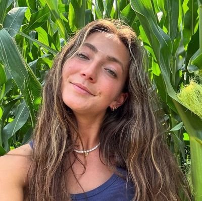 LauraFarms8's profile picture. Please note: My previous account was hacked. This is my new official account. Let's keep farming together! 🚜🌱