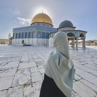 نَمضي على الدَّرب والإيمانُ حادينا اللهُ غايَتُنا والله راعِينا | جامعة بيرزيت