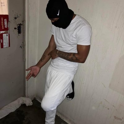 #LLDaGuyz🥋🕊️ #LLmyMa💕🤞🏾 Ri$k Taker 🏚️ Stay Fly , Pop Gunz , Get Paid BeltBoi🥋🩸