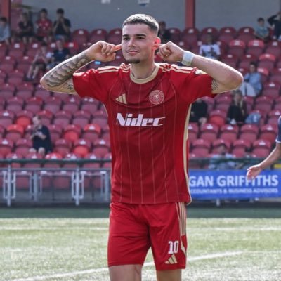 24 | Footballer | 🇩🇪🏴 louisjacobs.football@gmail.com