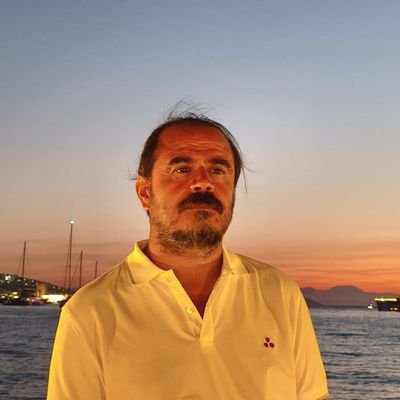 Zerya'nın Babası
Okmeydanı Ağız ve Diş Sağlığı Hastanesi'nde
SES/ KESK Üyesi
@sessisli @sesgenelmerkezi @KESK1995 yedek hesabım @AbuzerAslan78