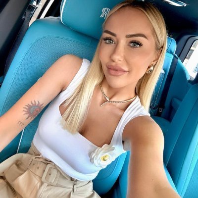 🙋♀️Divorced, 42 years old, has a 13 year old son🙋♀️
🤗Looking for an honest and loyal friend. 🤗
🌼If you don't speak well of me, I will close.🌻