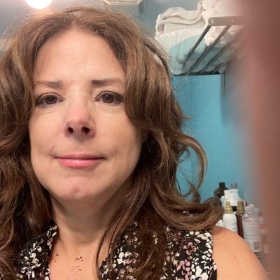 happily married with 3 grown children love cooking, poker, sewing, warm weather, knitting camping, travel. I am an advocate for humane treatment of pain🇨🇦