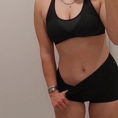 20y - sou eu na foto de perfil // não mande oi, mande a pica! 💋