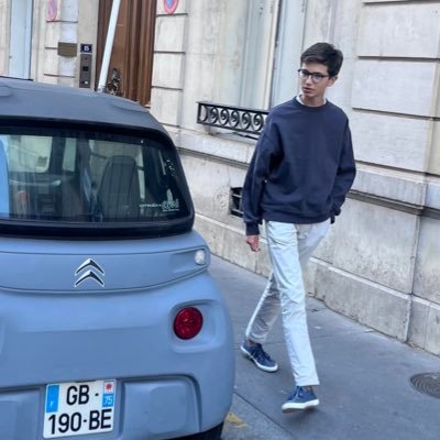 Madrileño. Periodista de vocación precoz. Director del diario de investigación y análisis, Flash Info (https://t.co/heXpZhzweE)
@flashinfopluses
