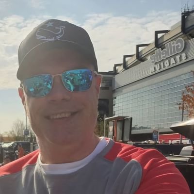 💯 Silver 🦊
Sports, wrestling, and more sports. Not really wicked smart, just employ common sense