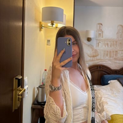 amelie040601's profile picture. Don't run from your weakness, you will only give it strength