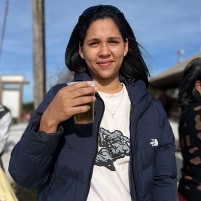 viciada em viver, me humilho todo dia pro concurso público e prezo pela boa energia 🎧✨