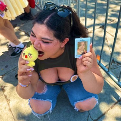 25 years old/kpop concerts/ TikTok: mgonzalez7499