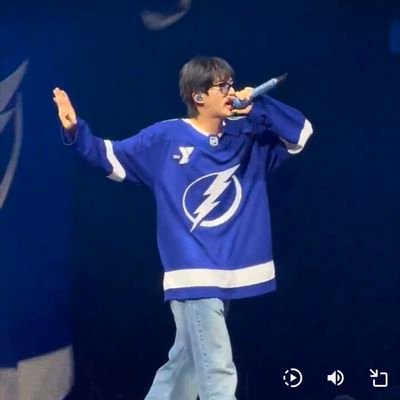 Mom.Teacher.DopeOldPerson💜 #BTSARMY OT7 w/a soft spot for Jimin & JK.💜#GoBucs #GoBolts #RaysUp💜Not exclusively a stan acct💜Be kind💜