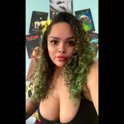 I post what I want. Sasshole. Southern California 🌻☀️ my backup page is @Lusciouslo2717