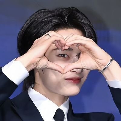 ISFJ • kpop collector (sunghoon, baekhyun, jeongin, theo & taehyung) • kdramas • realities