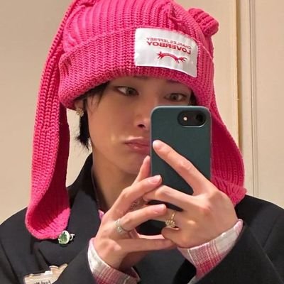 this girl support blackpink, stray kids and XG.
ILY 💞
