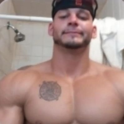 33 single from rural northern new York state I am a lineman and on my spare time write sing and produce music h have 6 songs our right now available for viewing