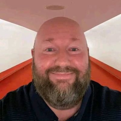 daviiota38087's profile picture. 