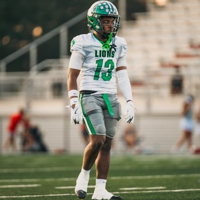 jeremiahM_13's profile picture. CO26🎓FCHS,5’9,🏀CO26 WR/DB/167lbs/🏈.