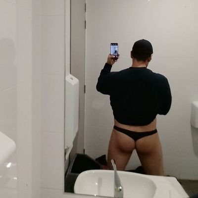 thickck84's profile picture. Keen to explore deep dirty fantasies