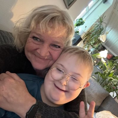 Mom, Wife,RN, Conservative, Pro Life, Trump, Freedom and Truth Supporter Navy veteran. All