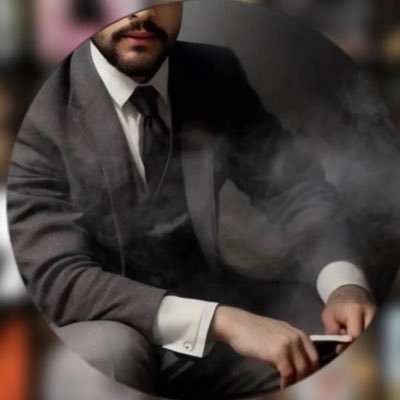 أنا لست من الحكماء و کتابتي ليست کالأدباء لكني أضع فيك أحساساً صادقاً دون تكلفه أو عناء. لذالك اقتبس مايحلو لي لاني عظيماً و اترك فيك آثراً لا يُنسى