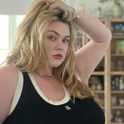 manuat_ade85909's profile picture. 